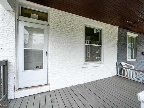 2nd image of 840 Carteret Ave