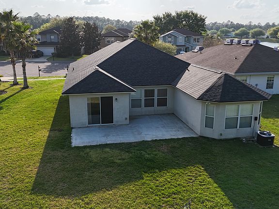 4th image of 76239 Deerwood Dr