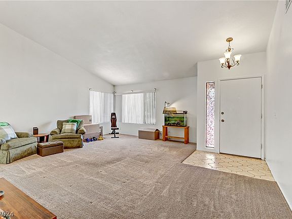 4th image of 4424 Tennyson Dr