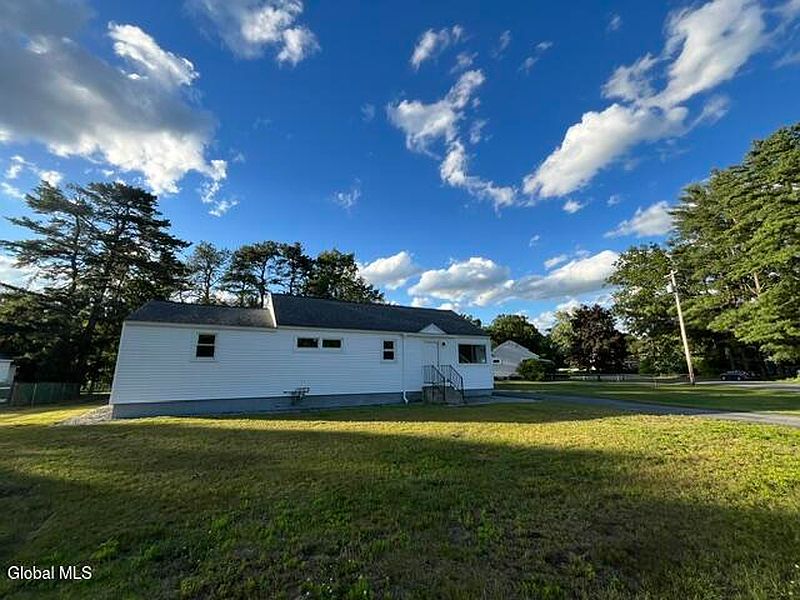 4th image of 3 Ryder Avenue