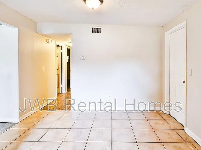 3142 Mecca St — Photo 4