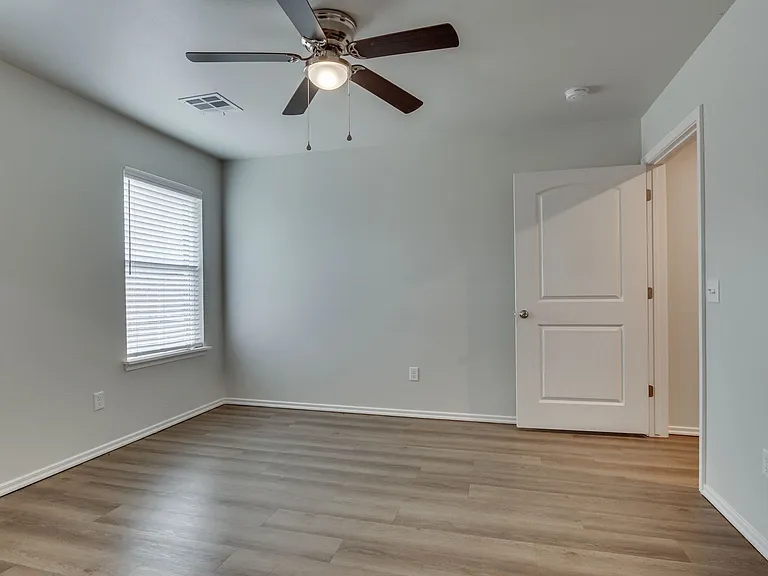 10810 NW 119th Pl — Photo 32