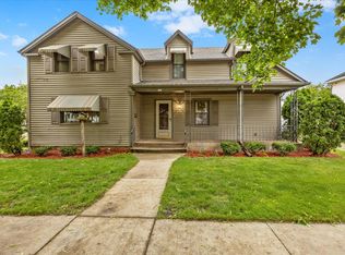 188 Lewis St, Burlington, WI 53105