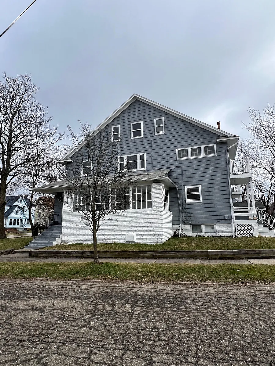 Building Photo - 2215 Goodnor Rd