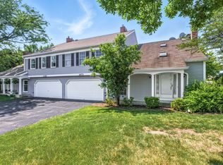 2S772 Timber Dr, Warrenville, IL 60555