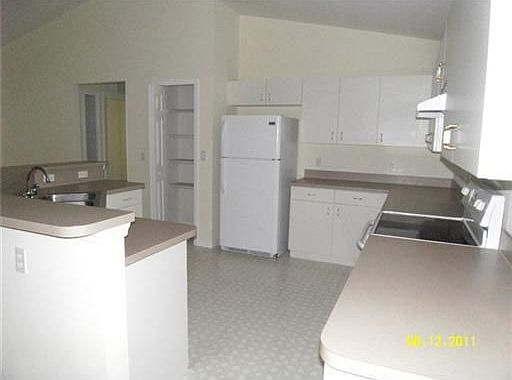 5th image of 2319 SE Harrington Ave