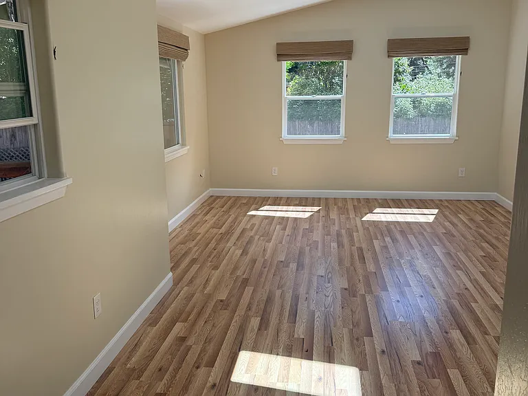 238 Campus Dr — Photo 5