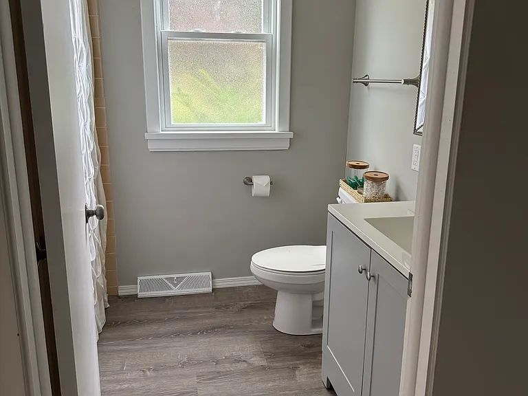 306 Court Dr — Photo 2