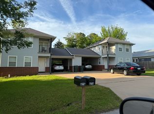 676 E McClinton St, Fayetteville, AR 72701