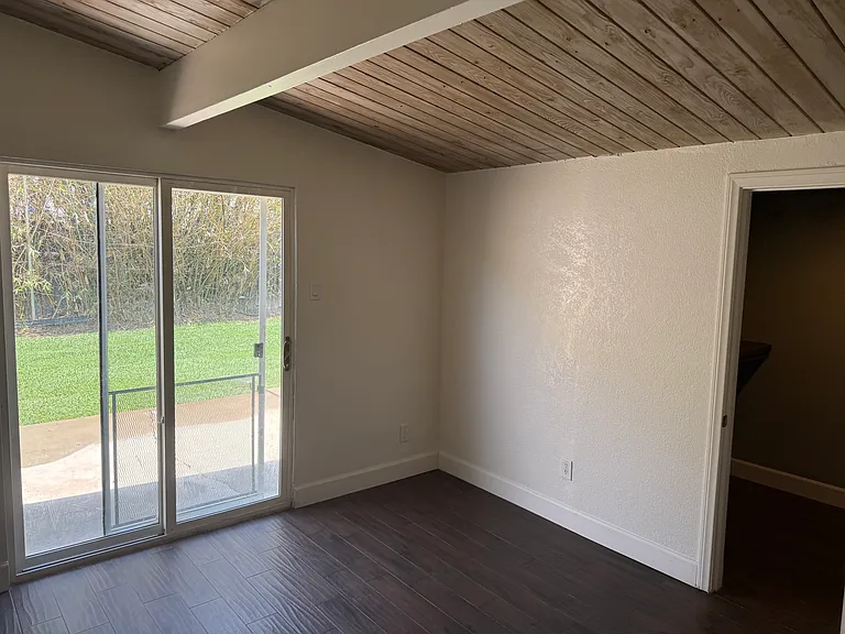 9712 Saint George St — Photo 51