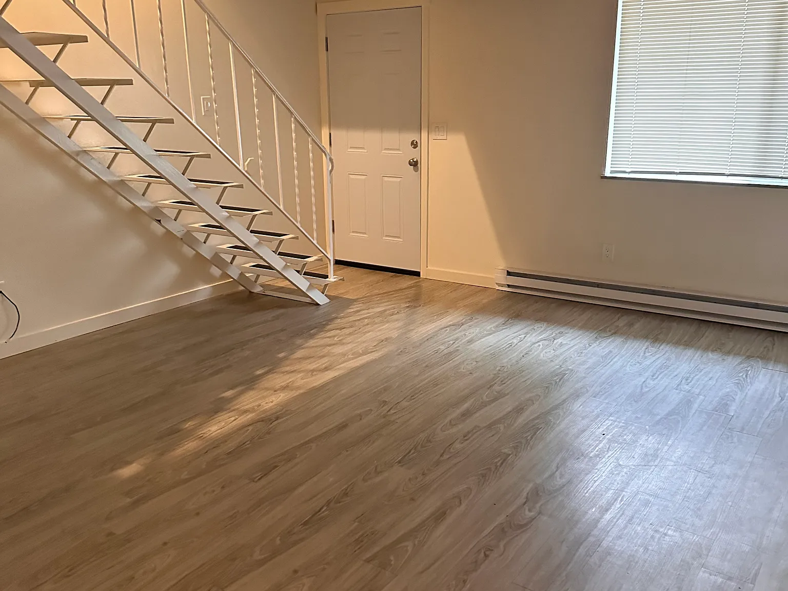 2425 SW Leonard St — Photo 2