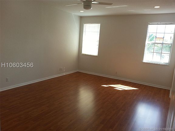 2nd image of 506 NW 24th Ave #506