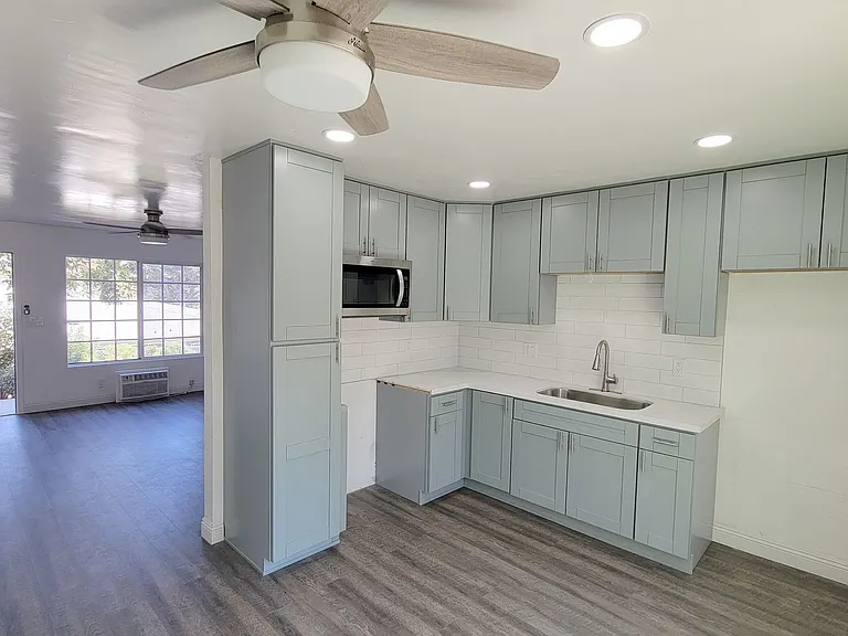 3600 S Bonita St — Photo 2