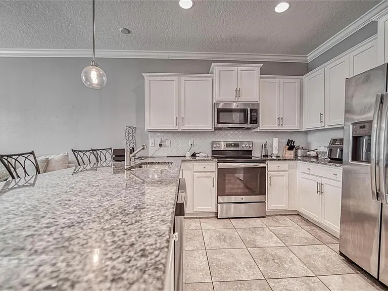 3903 Silverlake Way — Photo 6