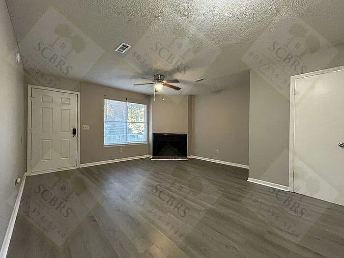 2 bed, 1.5 bath, 1024 sqft, $1,095 — Photo 3