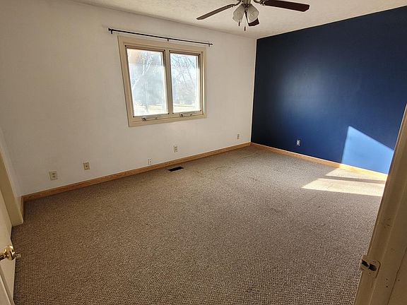 2nd image of 3021 Agate Ct
