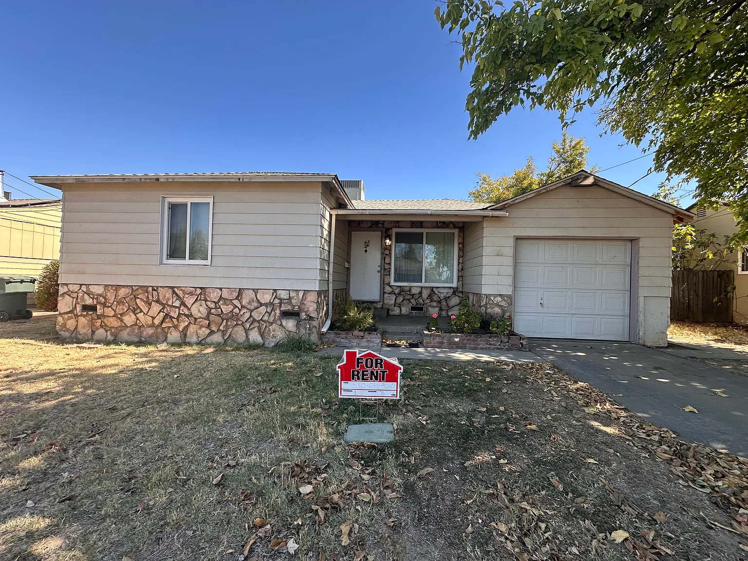 3 bed, 950 sqft, $1,750 — Photo 1
