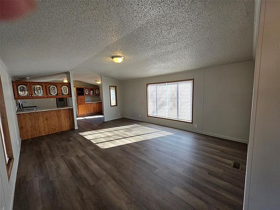 4th image of 16401 Cemetery Rd