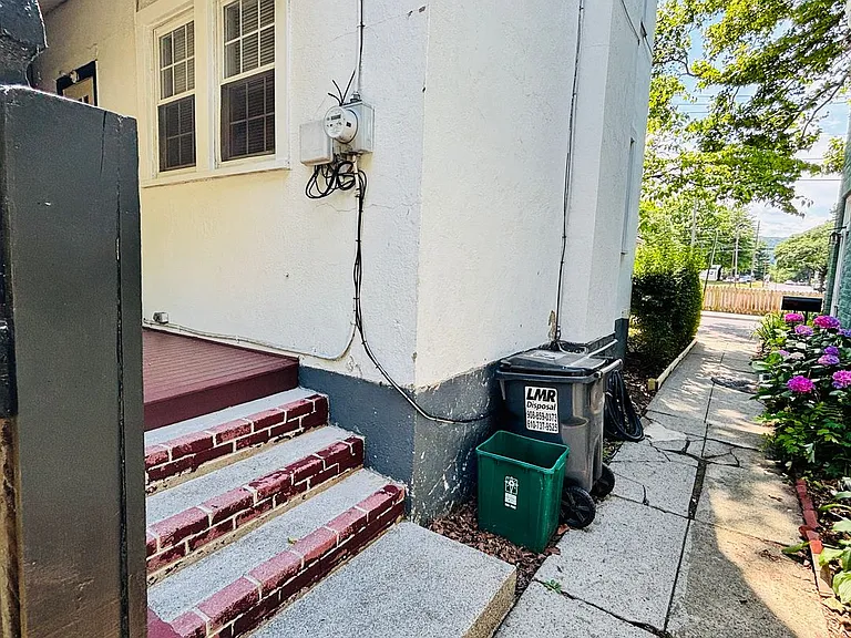 551 Park Pl — Photo 24