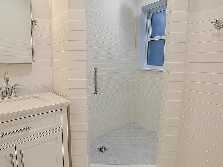 2337 W Roscoe St #1 — Photo 7