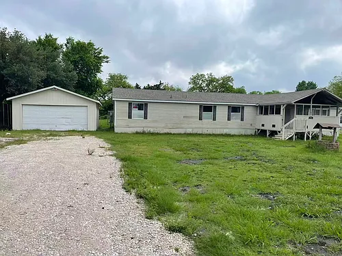 6704 Pear Cir Photo 1