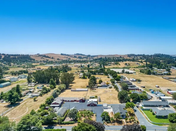 724 Liberty Road, Petaluma, CA 94952