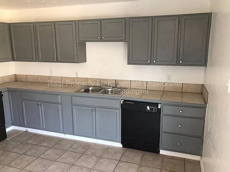 1705 Beaumont Dr — Photo 6