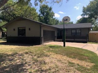 306 S Lauber Ln, Derby, KS 67037