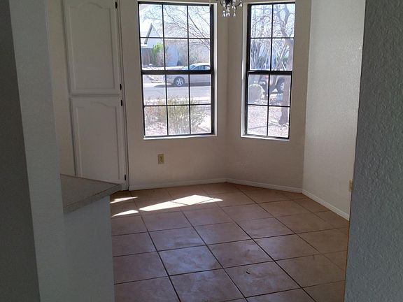 5th image of 2635 Canyon View Dr