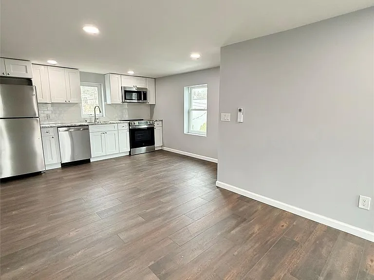 19 Lee Ave #3 — Photo 5