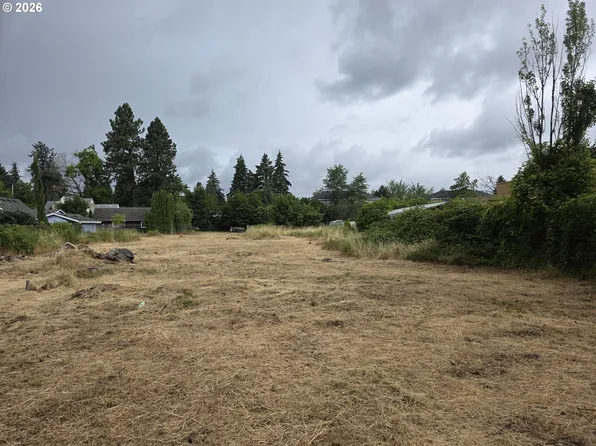 12035 SE Powell Blvd, Portland, OR 97266