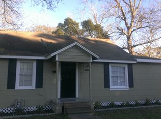 1014 N Valderas St, Angleton, TX 77515