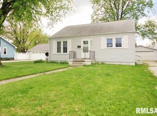 711 Haner Ave, Taylorville, IL 62568
