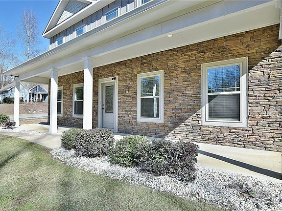 3rd image of 35 Lee Road 2185