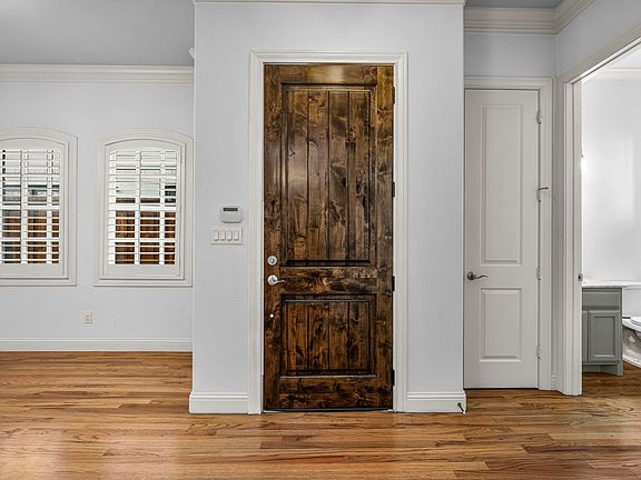 4th image of 3640 Asbury St