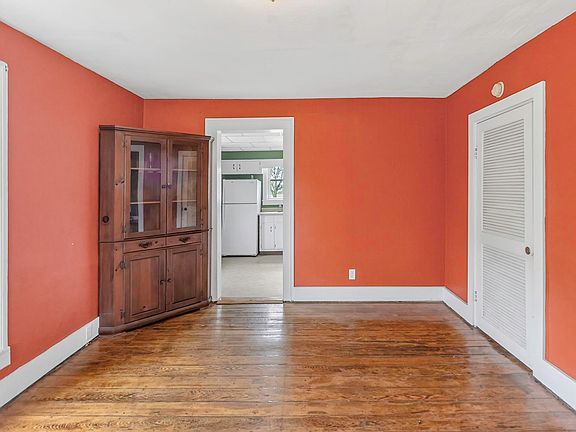 4th image of 13335 Church St