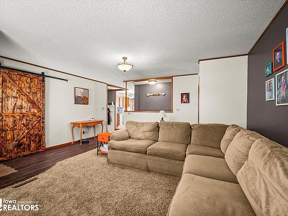 4th image of 2002 12th St