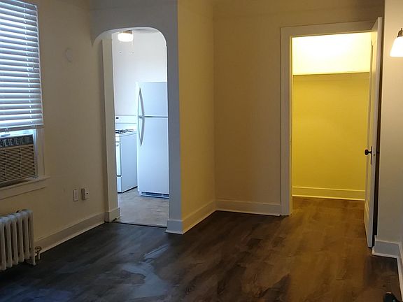 3rd image of 808 N Main St APT 403