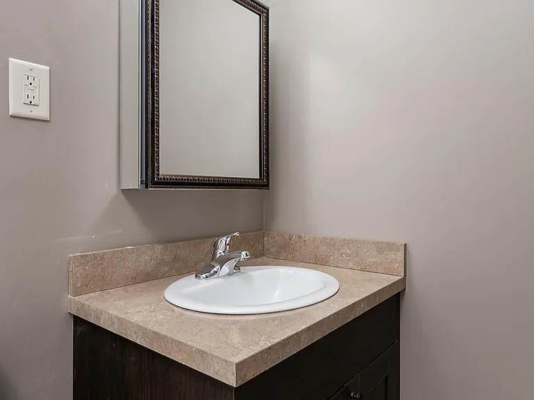 Como Villa Estates — Photo 10