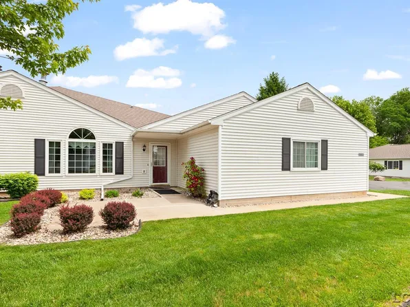 1001 Carriage Dr, Tecumseh, MI 49286