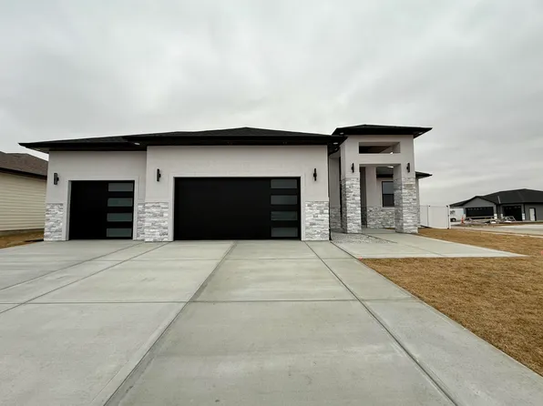 3123 Lakeview Ave, Hastings, NE 68901