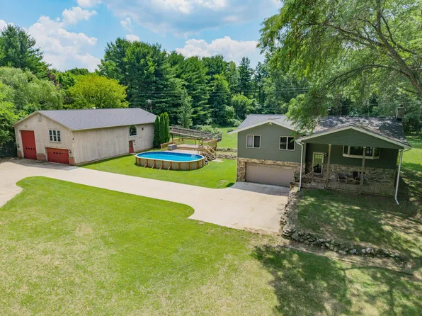 9625 Glenn Rd, Grass Lake, MI 49240