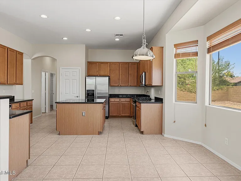 2619 E Hazeltine Way — Photo 12