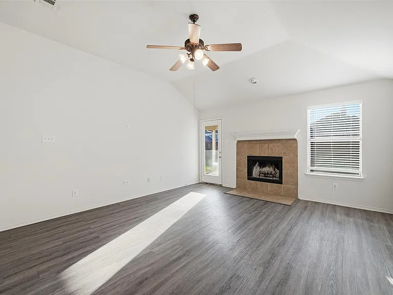 518 Niagara Falls Dr — Photo 16