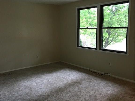 4th image of 23 Garrison Dr