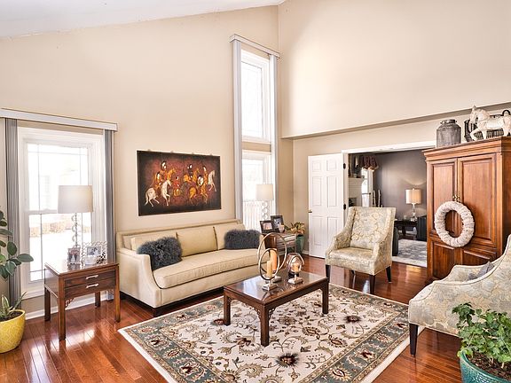3rd image of 119 Corsaire Ln