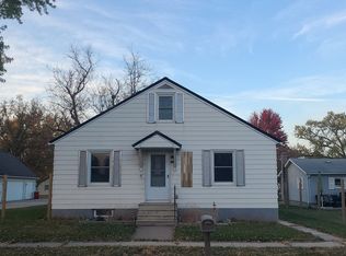 303 W Dunkerton St, Dunkerton, IA 50626