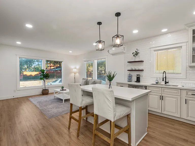 102 S Lockwood Dr #2 — Photo 8