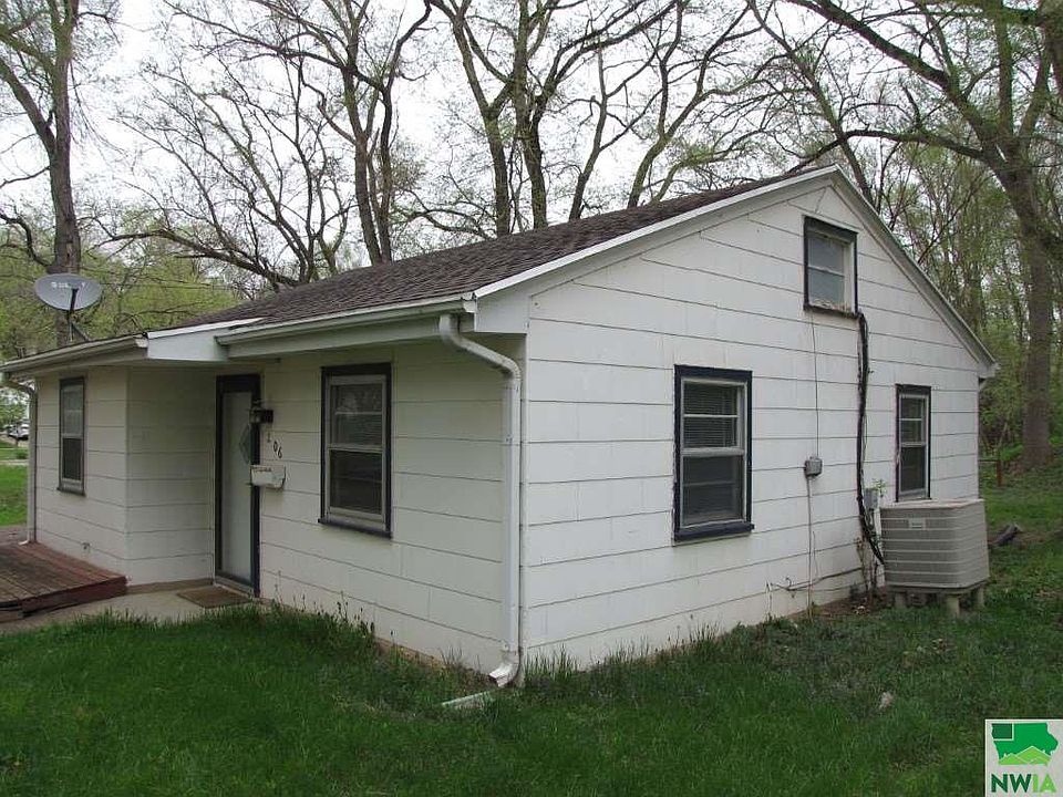 2nd image of 206 S Helmer St