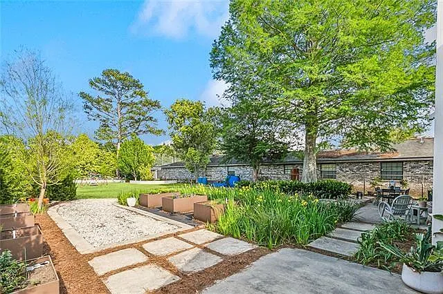 221 Highway Dr — Photo 30